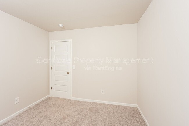 Building Photo - 54 Trophy Loop