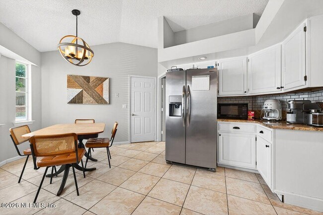 Building Photo - 3534 Millcrest Dr