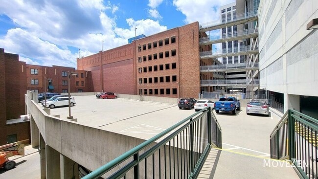 Building Photo - 444 S Blount St