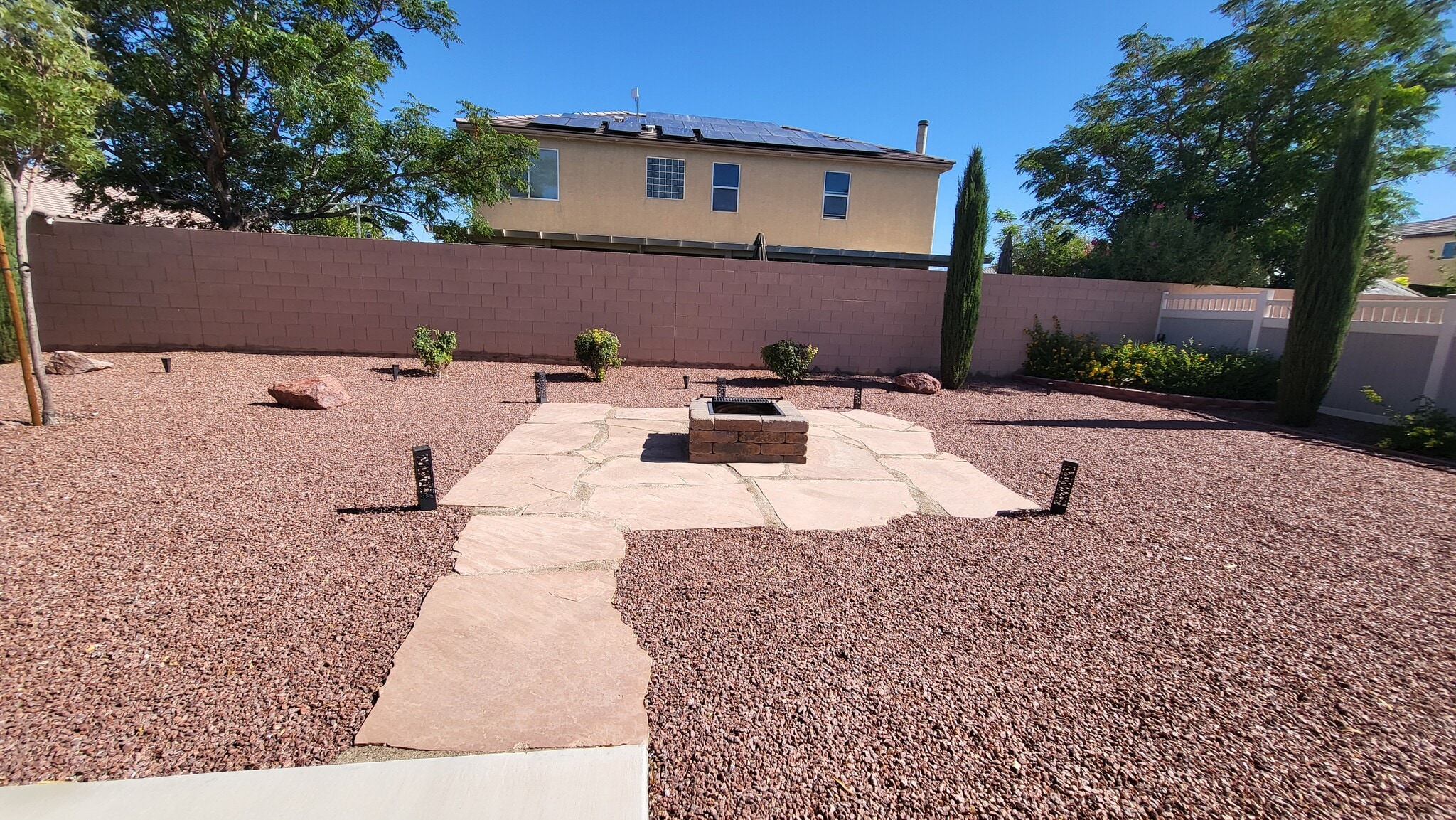 Building Photo - 3864 E Sedgwick Ave