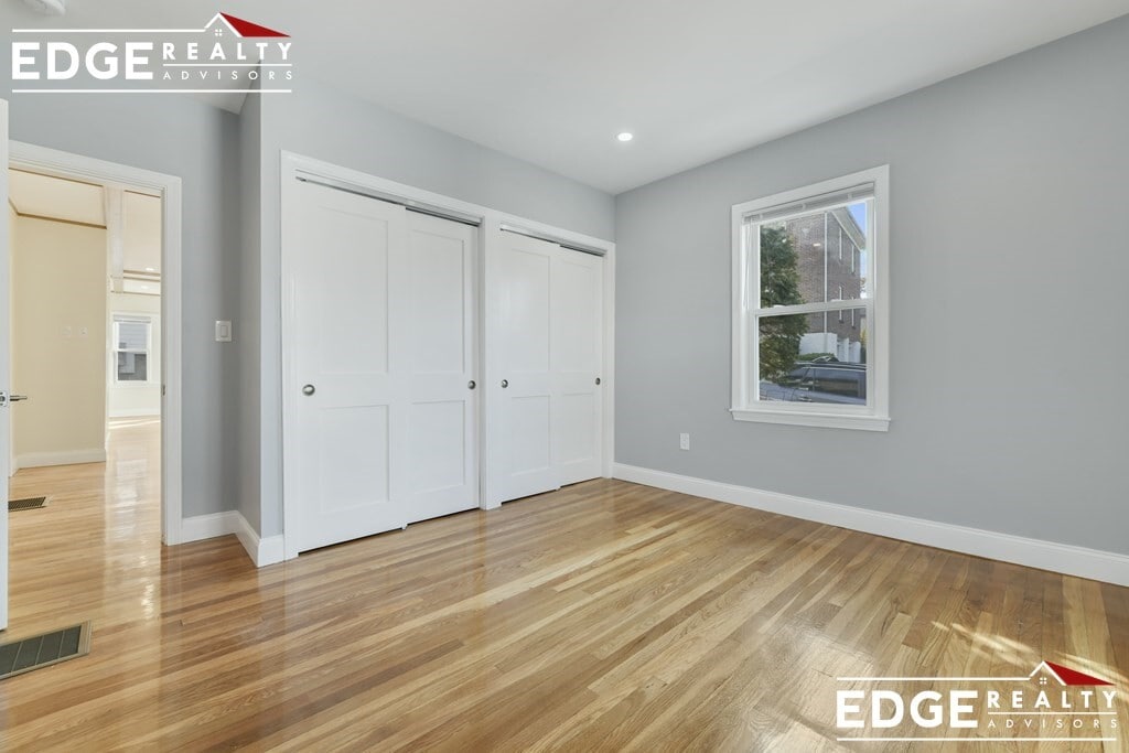 Building Photo - 60 Lane Park