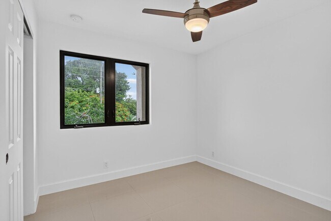 Building Photo - 444 NW 41st St