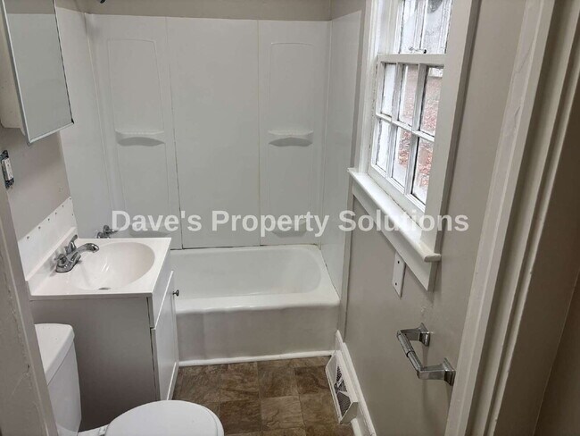 Building Photo - Fresh & Inviting! Refreshed 3-Bedroom Home in Winston-Salem