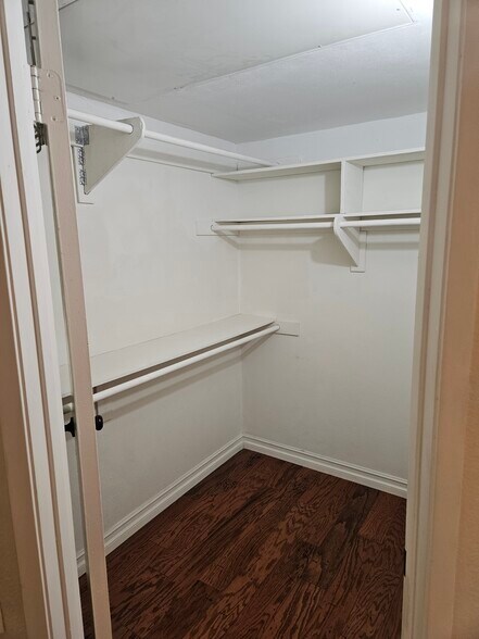 Building Photo - 2519 Chandler Ave