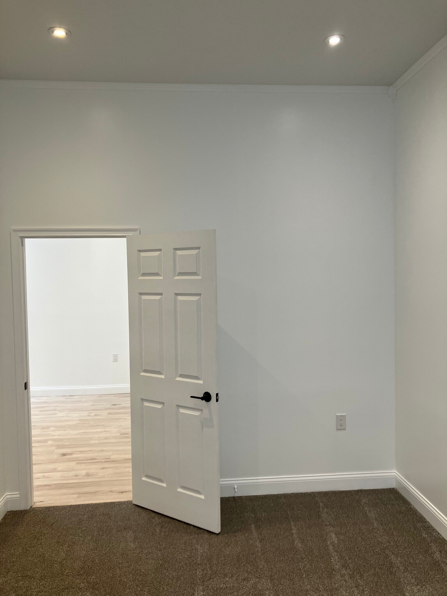 Building Photo - 513 1/2 S Main St