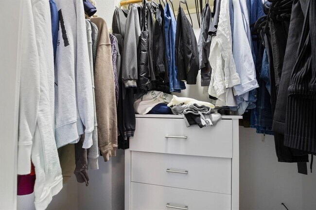 Building Photo - 13803 Randalstone Dr