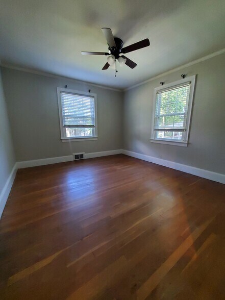 Building Photo - 810 Bellview St