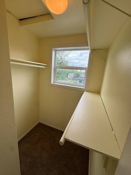 Large Room Closet - 2103 Broadway St NE