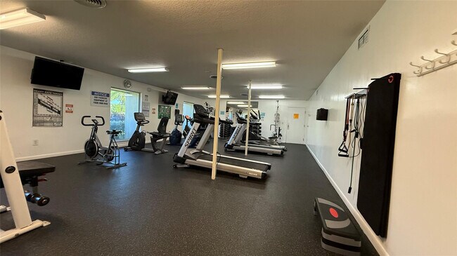 Building Photo - 12 Willowbrook Ln