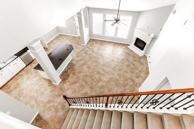 Building Photo - 28223 Daystrom Ln