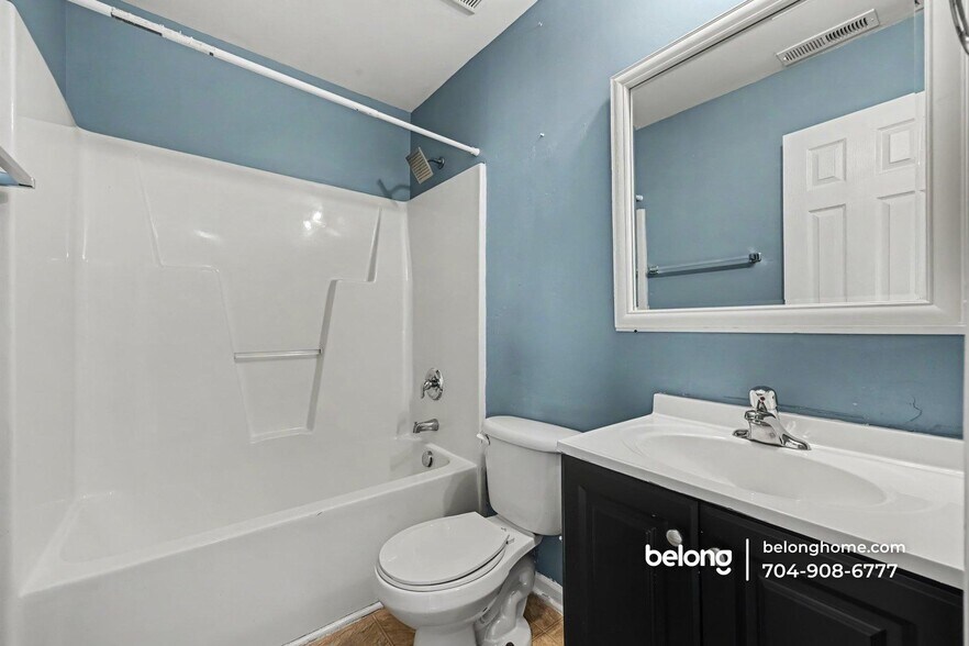 Building Photo - 515 Tansy Dr