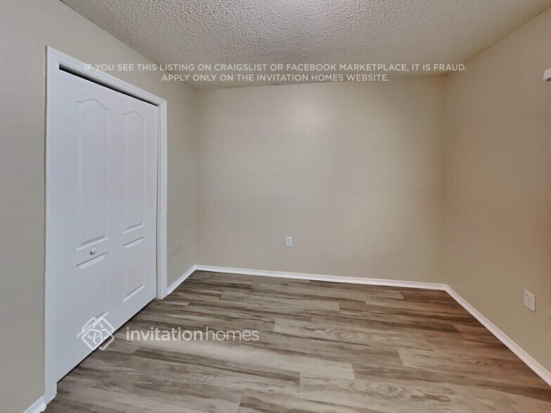 Building Photo - 122 Oak Run Dr