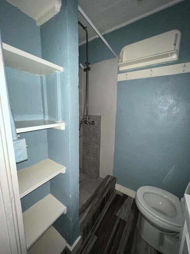 Building Photo - 1316 Aintree Ln