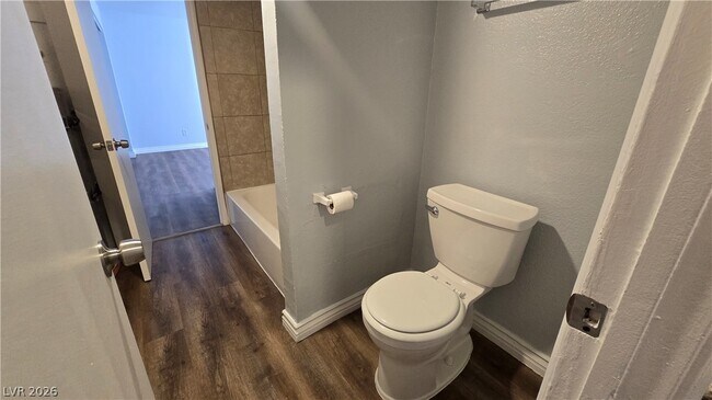 Building Photo - 716 N 11th St