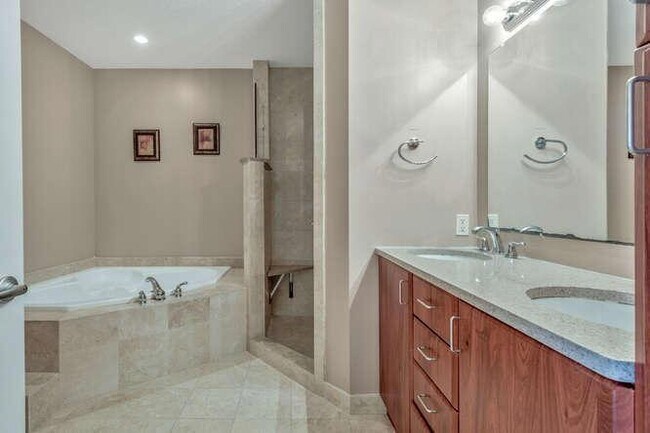 Building Photo - 1640 Presidential Way