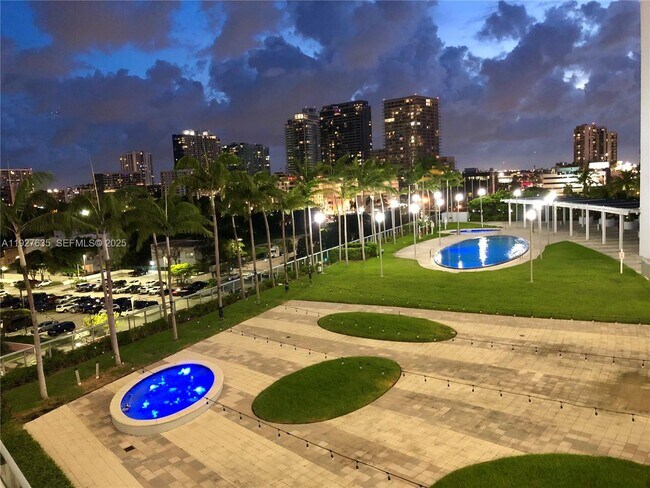 Building Photo - 601 NE 36th St