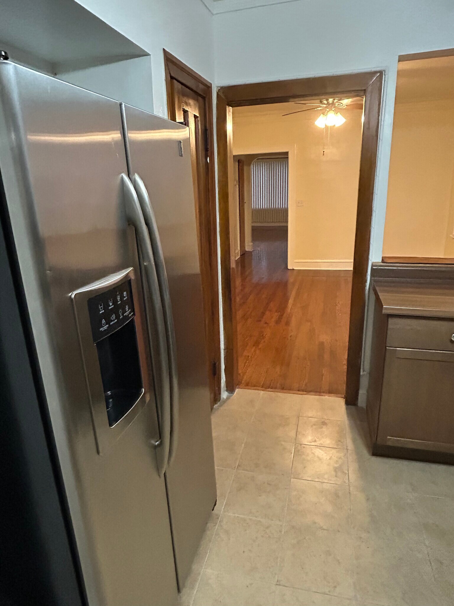 Refrigerator - 8128 S Marshfield Ave