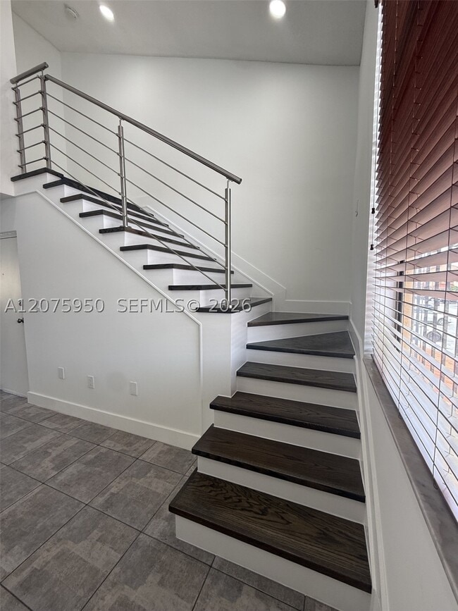 Building Photo - 2775 W 61st St