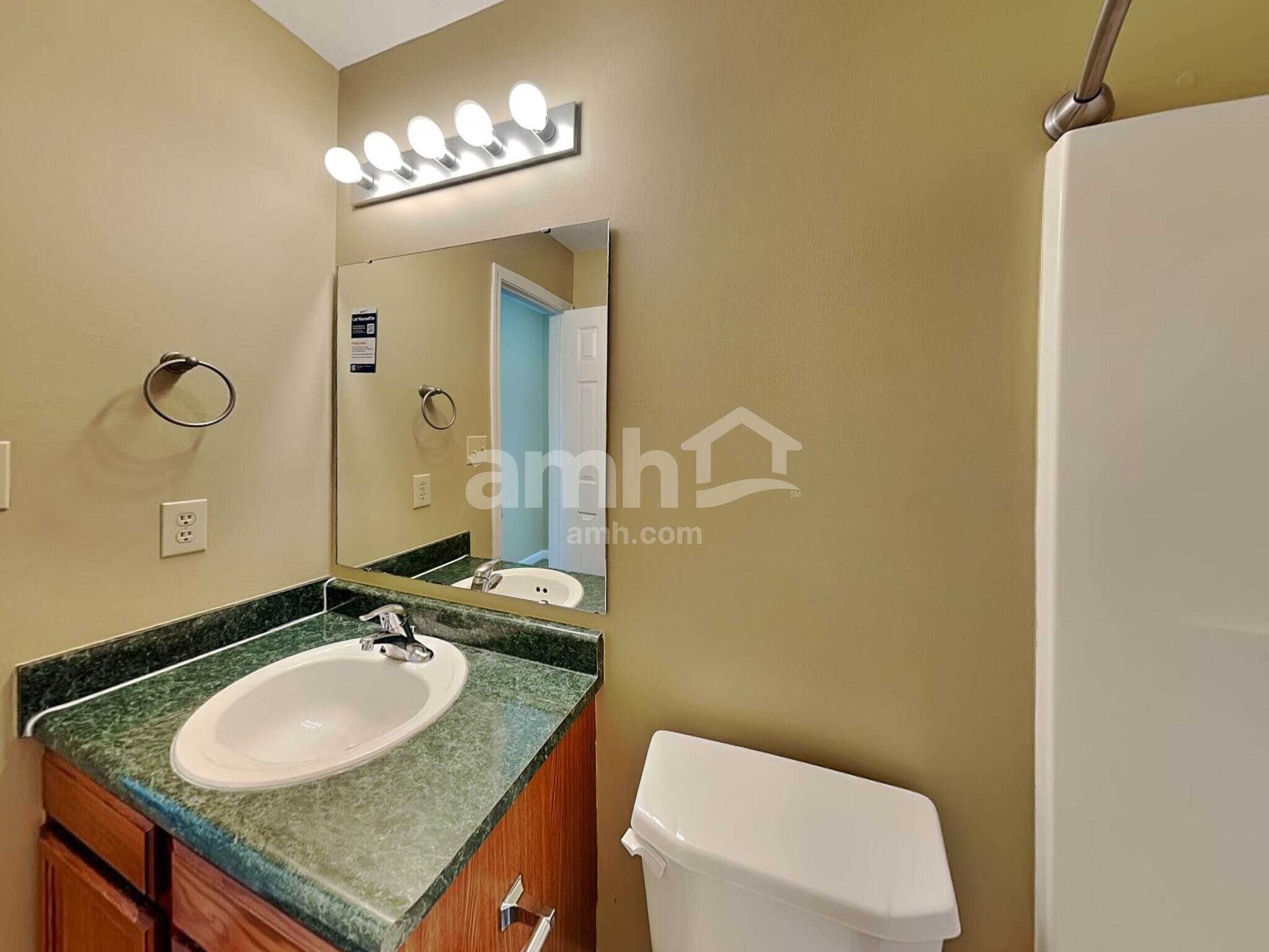 Building Photo - 6658 W Longview Dr