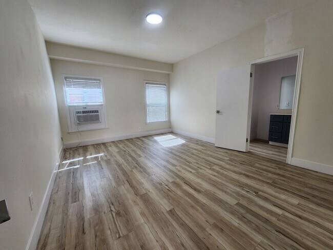 Interior Photo - Modern & Stylish 2-Bedroom Apartment... Great Location!