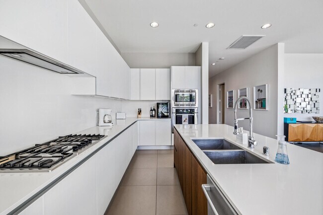Building Photo - 57572 Salida del Sol