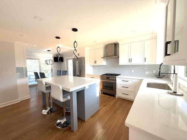 Building Photo - 1 Sandy Way