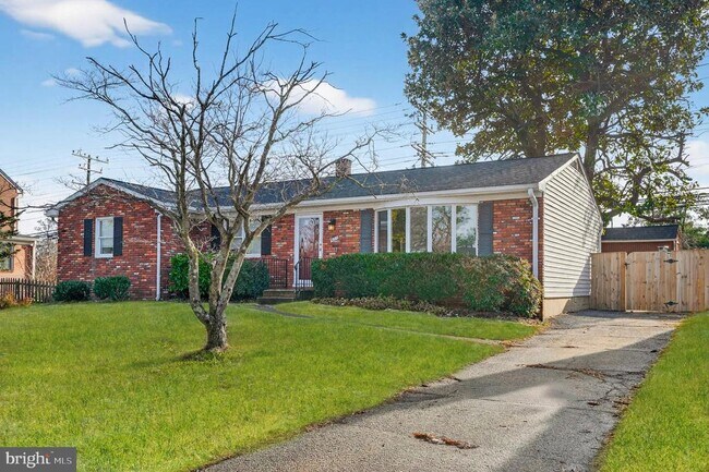 Building Photo - 927 Juliet Ln