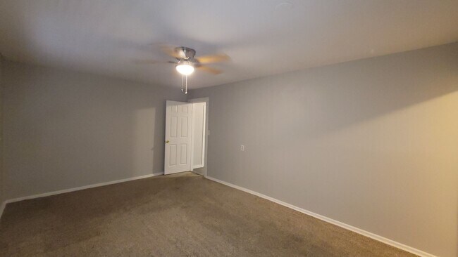 Building Photo - Recently remodeled 2 Bedroom 2 Bathroom