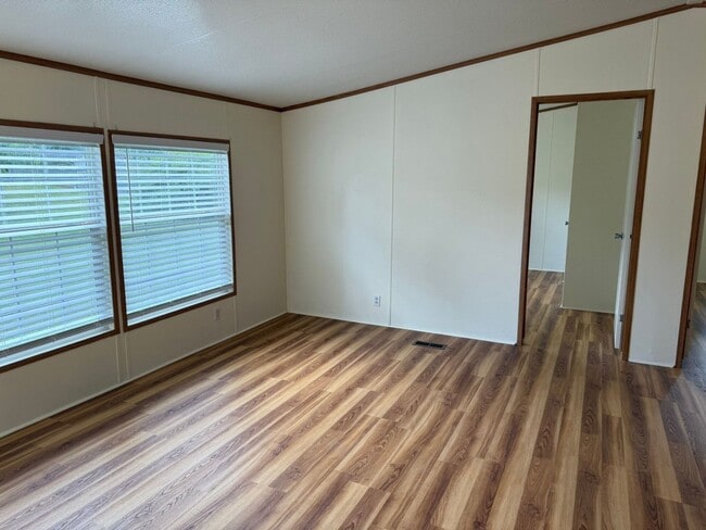 Building Photo - 5200 John Hall Rd