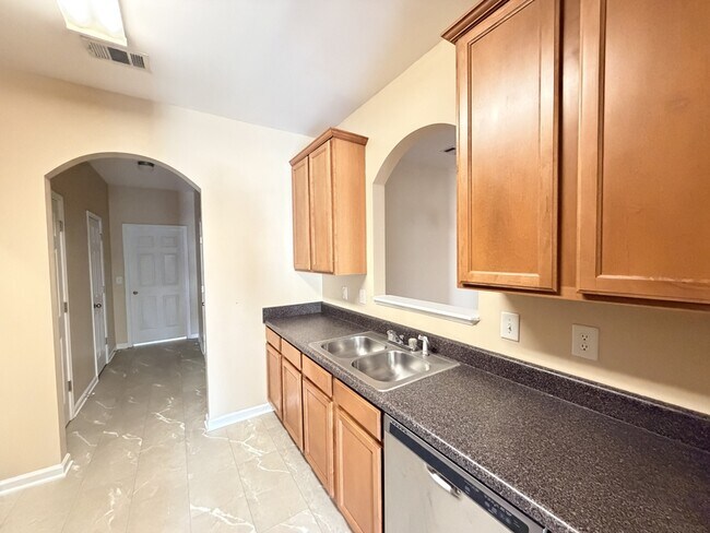 Building Photo - 540 Georgia Way