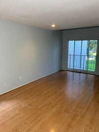 Building Photo - 9809 Richmond Ave.