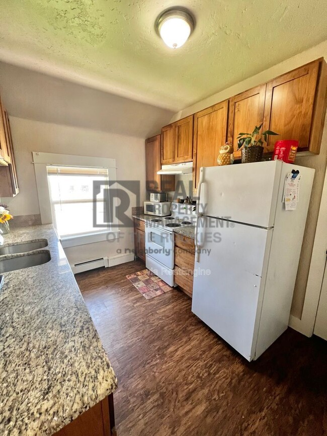 Building Photo - 201 E S 1st St