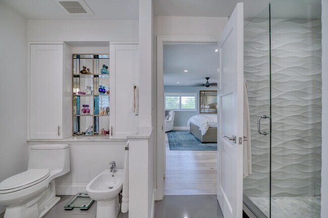 Building Photo - 5246 Boca Marina Cir S