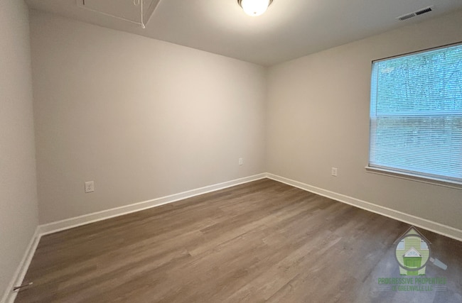 Building Photo - 139 B St