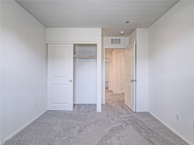 Building Photo - 9364 Serene Hbr St