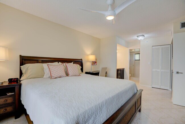 Building Photo - 400 Ocean Trail Way