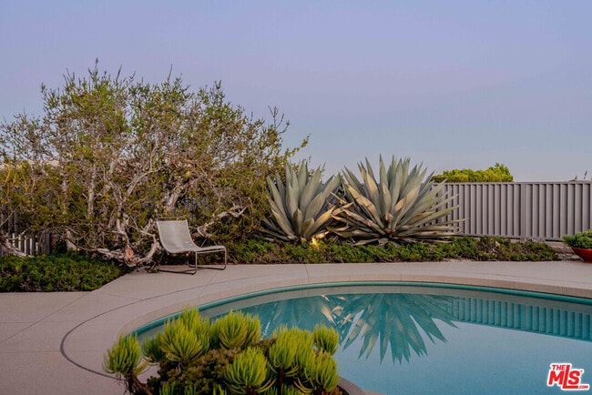 Building Photo - 686 Enchanted Way