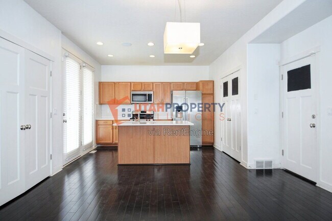 Building Photo - 5083 Digory Dr