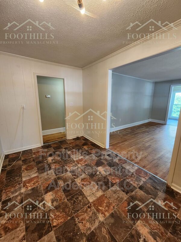 Building Photo - 1917 Inman Dr