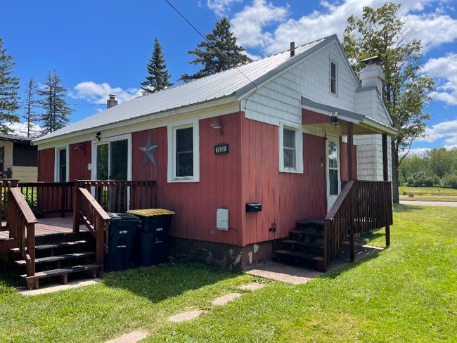 Building Photo - 1032 E Cloverland Dr