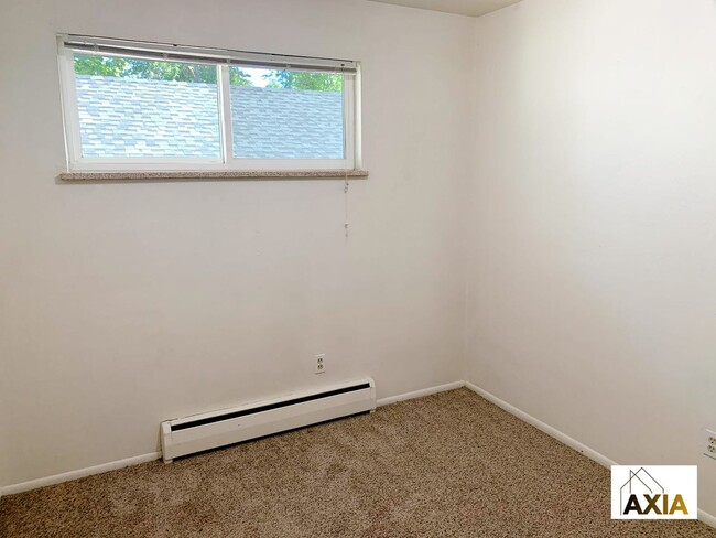 Building Photo - 715-723 19th