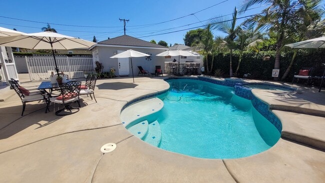 Building Photo - Coming Soon! 3 Bed 1.5 Bath House with Pool!