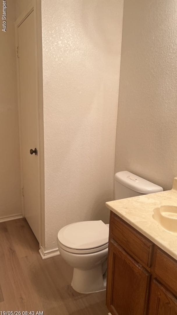 Building Photo - 6804 S Creek Dr