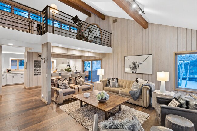 Building Photo - 34 Stellar Ln