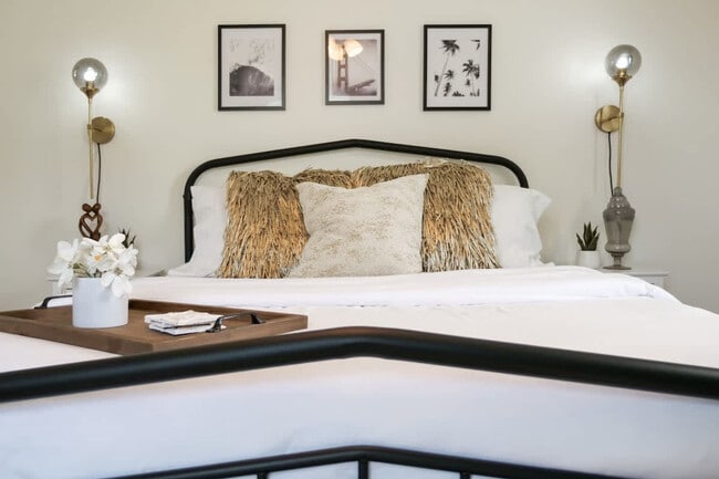 Building Photo - 415 Short St