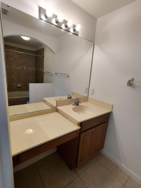 Building Photo - 11855 Deer Path Way