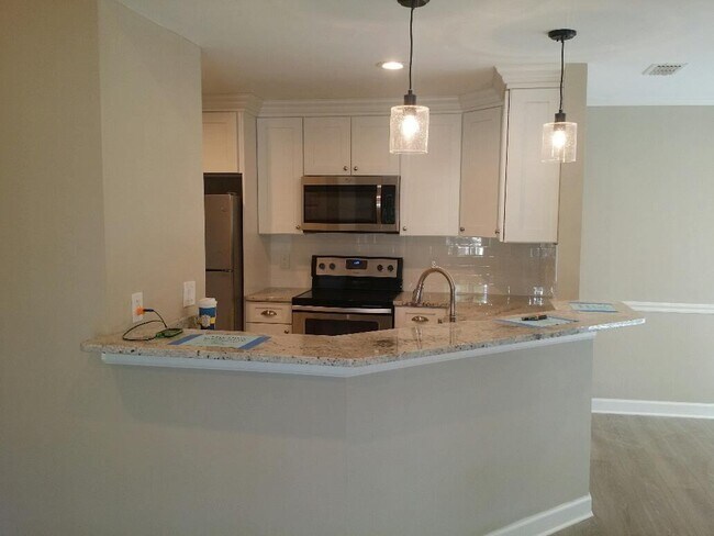 Building Photo - 700 Ironwood Dr