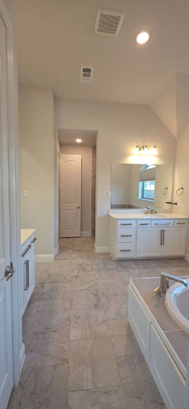 Building Photo - COMING SEPTEMBER - Spectacular Mansfield Retreat with Pool & Outdoor Kitchen!