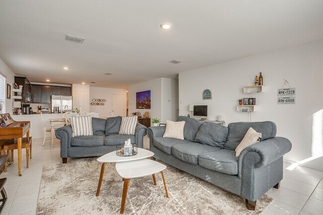 Building Photo - 6329 Becker Ave