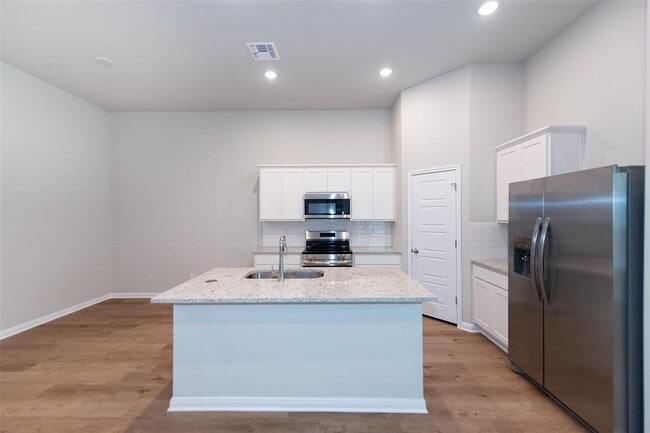 Building Photo - 403 Cross Barn Blvd